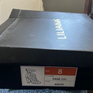 Classic white and black sandle